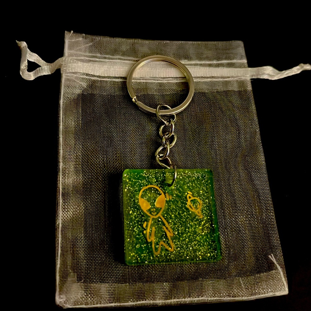 alien key chain